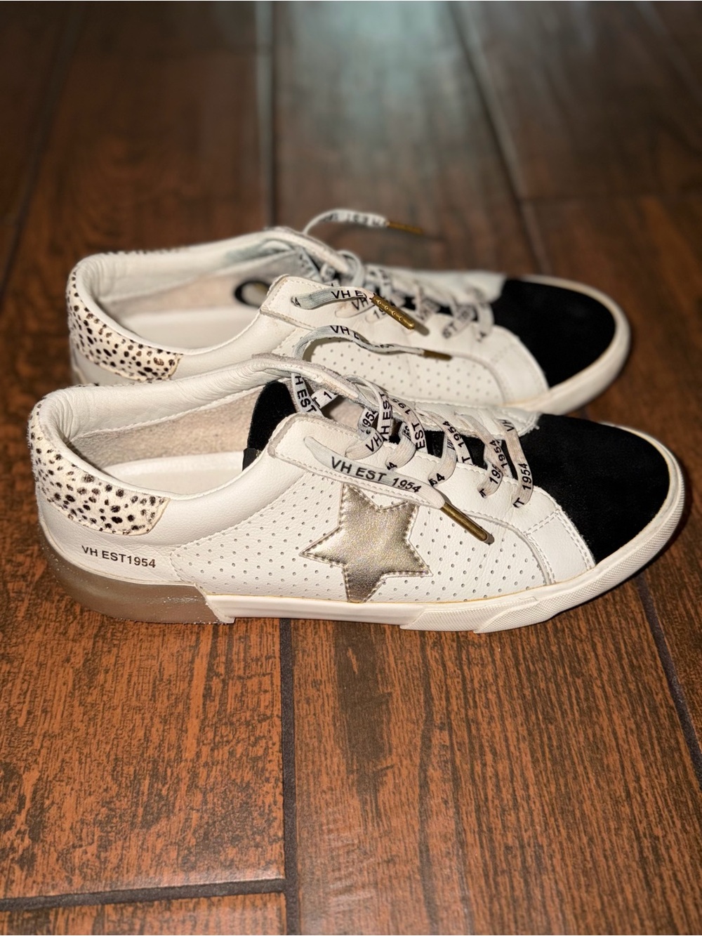 Vintage Havana White Sneakers with Black Toe and Gold Star